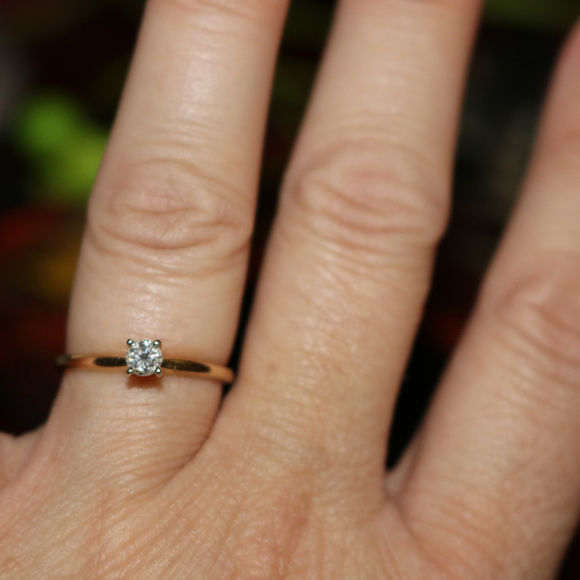 Classy, sweet engagement or promise ring. - Picture 3 of 4